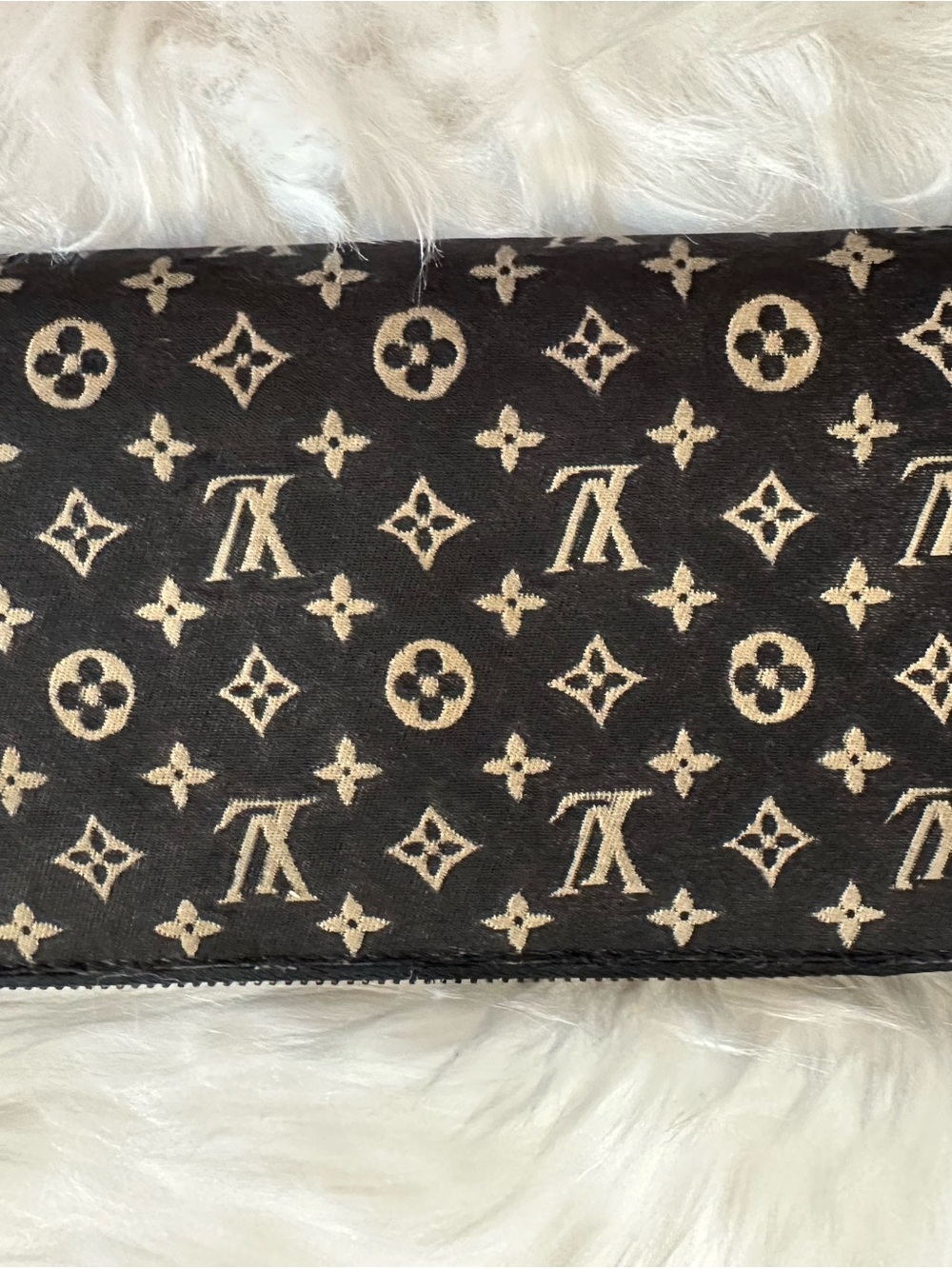 Louis Vuitton vintage zip long wallet